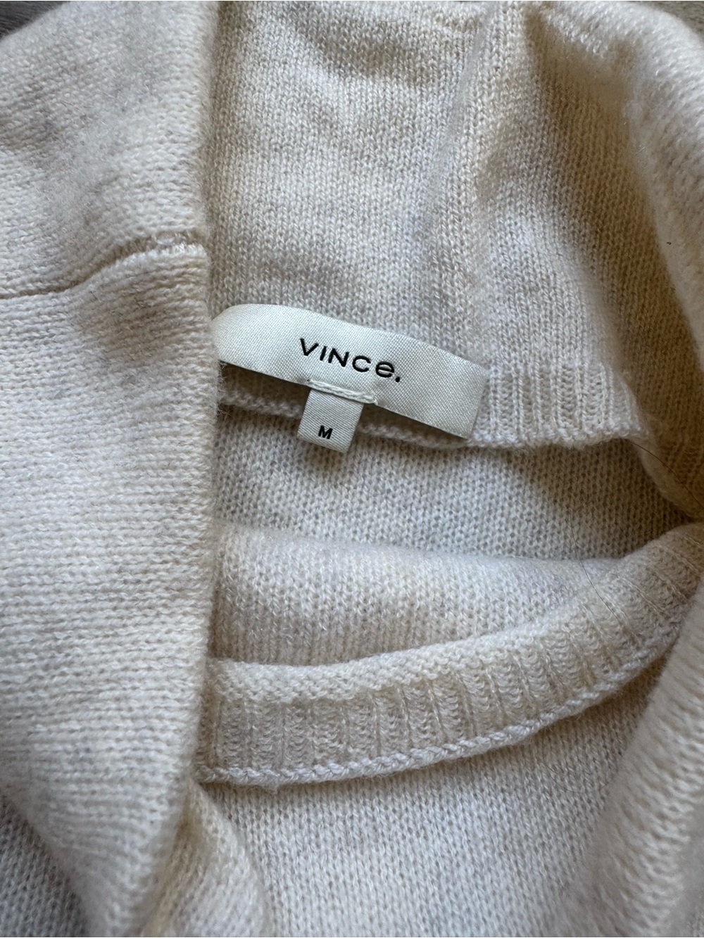 VINCE Women's Funnel Neck Pullover Sweater Size M Cream Cashmere blend - Picture 3 of 12